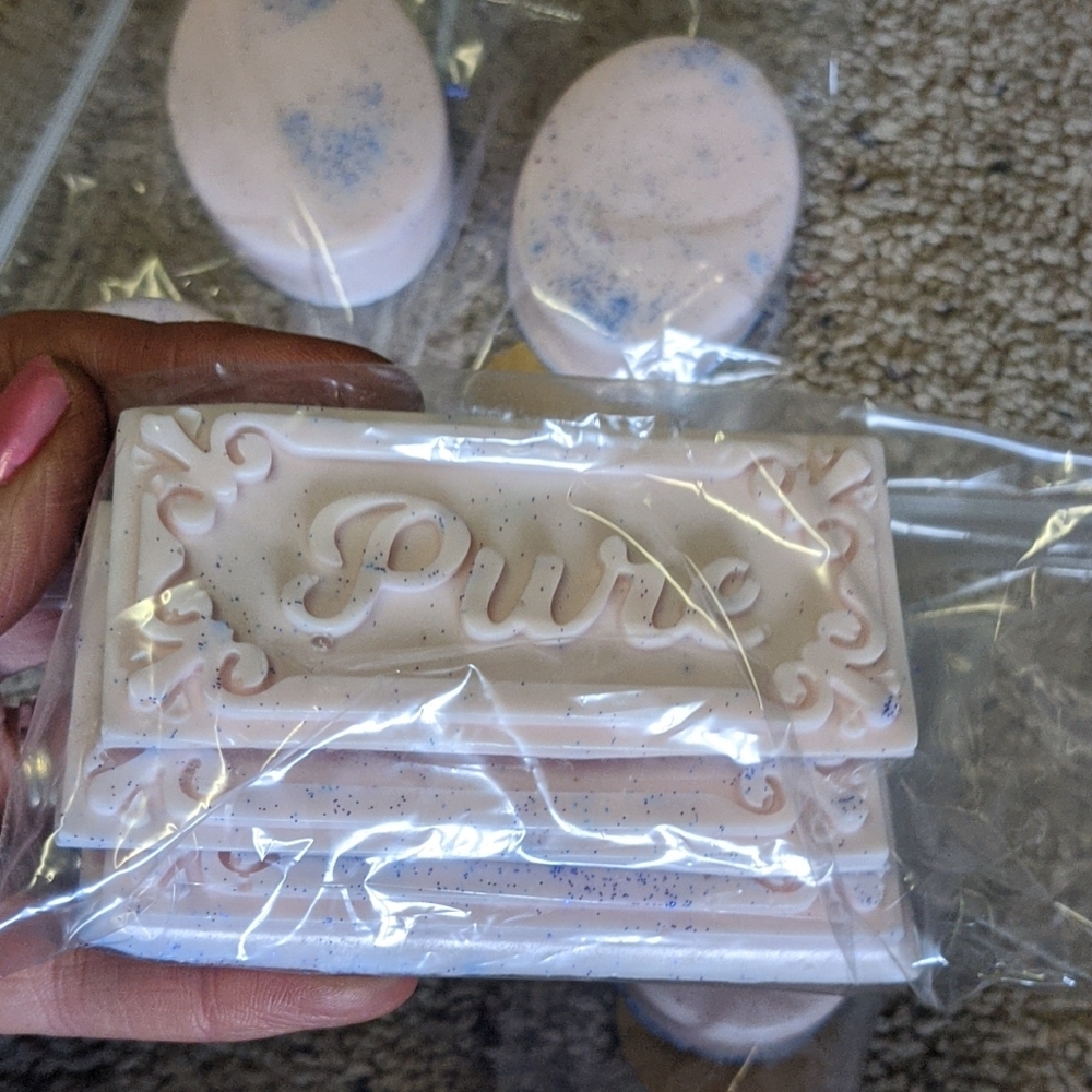 Seven beautiful bars glitter cocoa butter soap - Picture 6 of 8